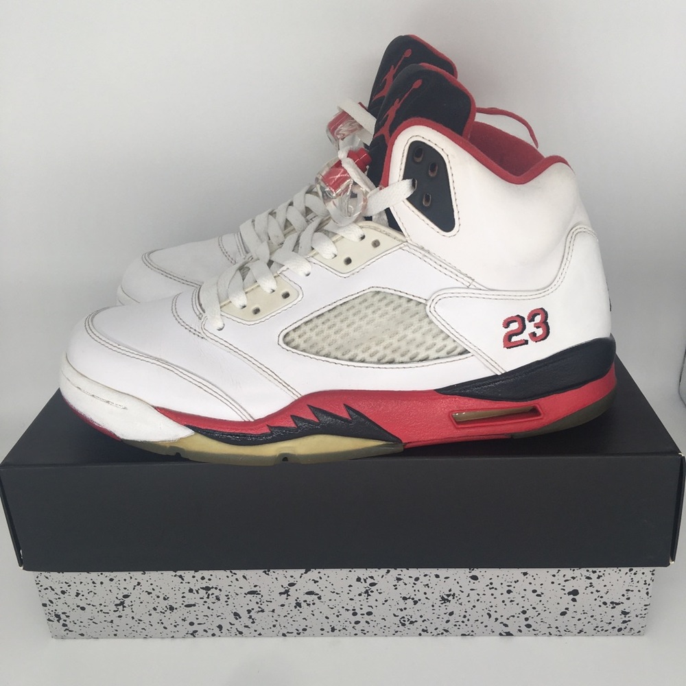 Air Jordan 5 Retro fire red sz 9.5